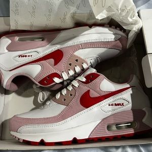 *SOLD* Nike Valentine’s Day Airmaxes (Women)